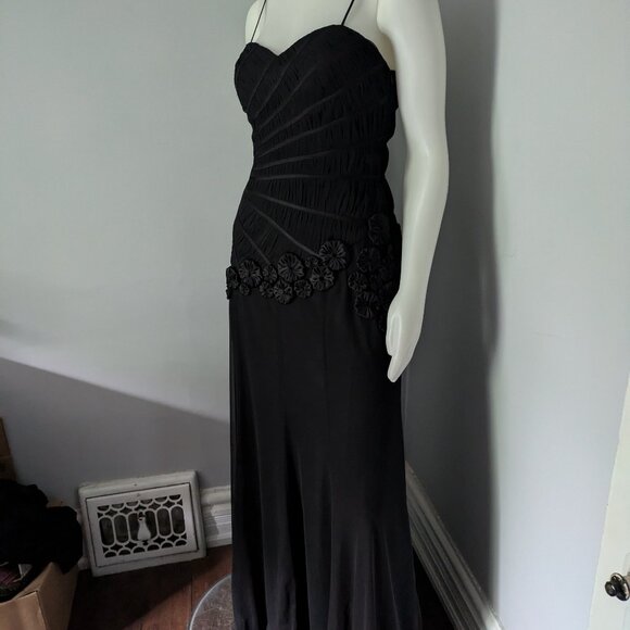 JS Collection Gown - Picture 2 of 10